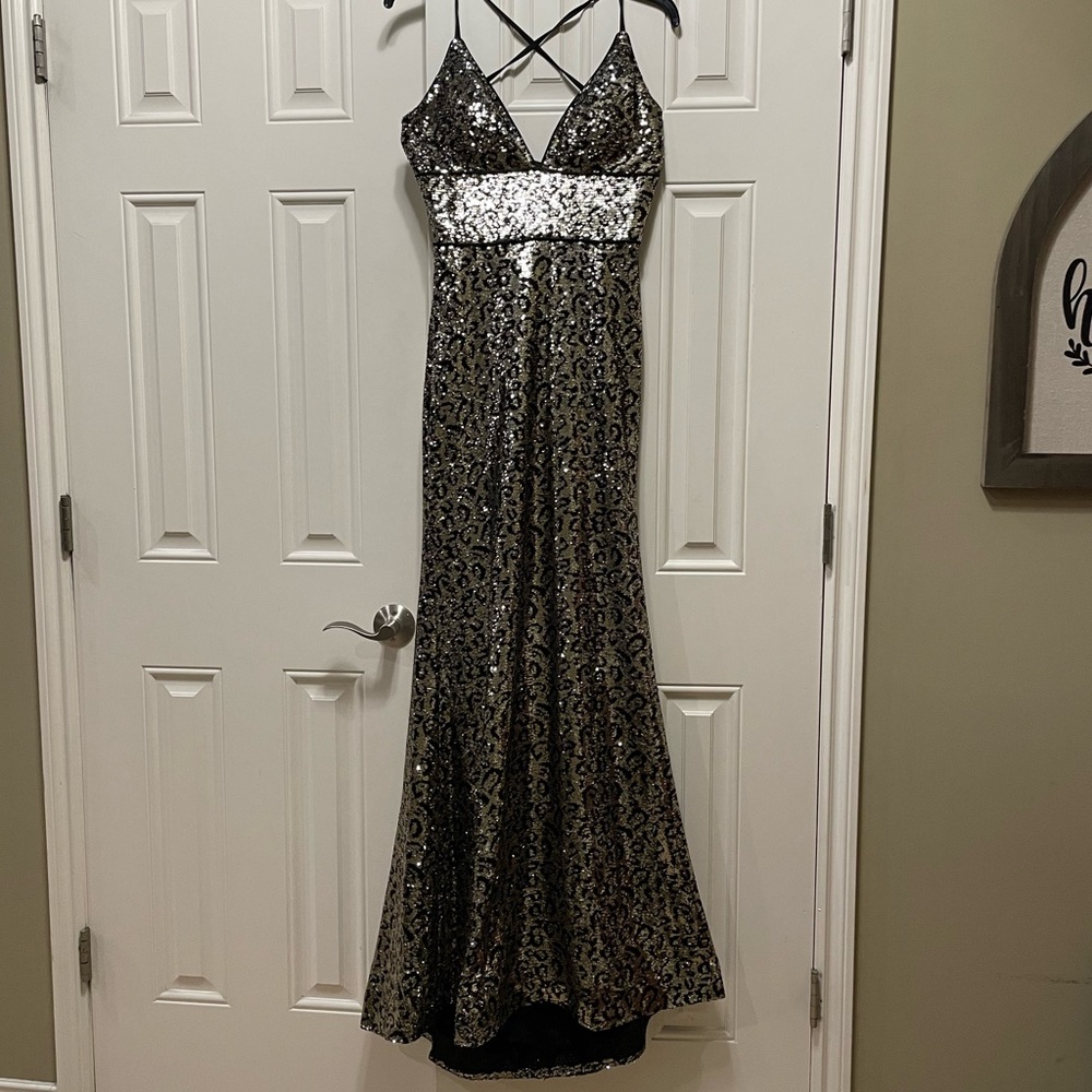Camille La Vie | black and gold sequin | maxi dress | size 6